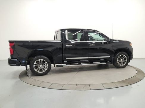 Used 2023 Chevrolet Silverado 1500 High Country w/ Technology Package image 8