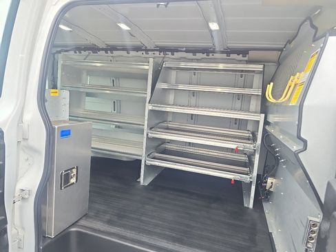 Used 2015 Chevrolet Express 2500 RWD image 14