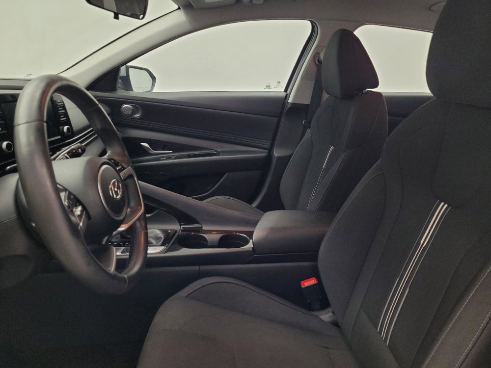 Used 2021 Hyundai Elantra SEL w/ Convenience Package FWD image 17