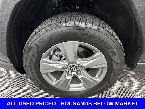 Used 2022 Toyota RAV4 LE AWD/4WD image 11