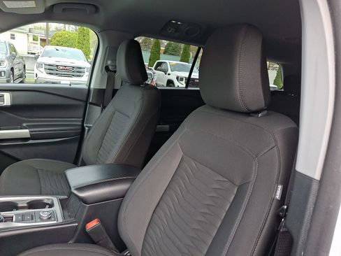 Used 2021 Ford Explorer XLT image 15