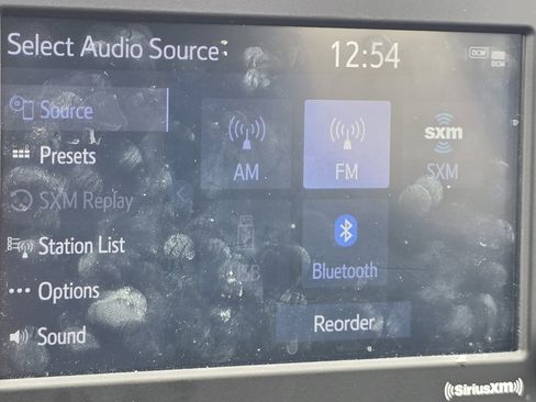 Used 2021 Toyota RAV4 LE AWD/4WD image 4