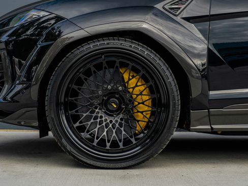 Used 2025 Lamborghini Urus SE image 19