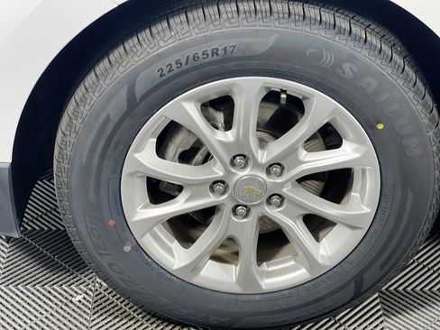 Used 2020 Chevrolet Equinox LT image 11