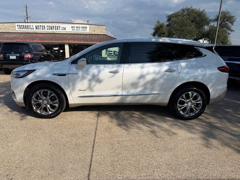 Used 2018 Buick Enclave Avenir w/ Avenir Technology Package image 4