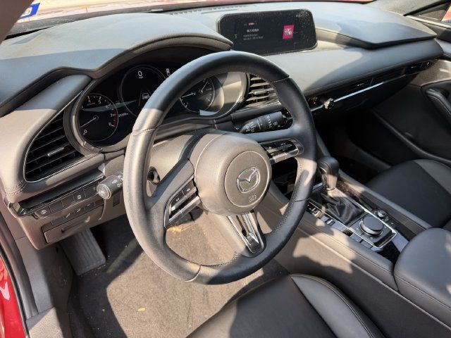 Used 2019 MAZDA MAZDA3 Hatchback w/ Preferred Package FWD image 14