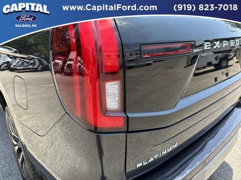 Certified 2025 Ford Expedition Max Platinum w/ Driver's Package AWD/4WD image 15
