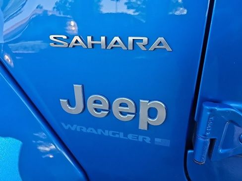 Used 2024 Jeep Wrangler Unlimited Sahara w/ Technology Group AWD/4WD image 10