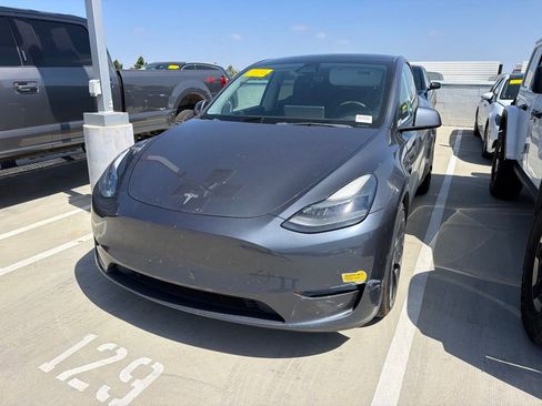 Used 2022 Tesla Model Y Performance AWD/4WD image 2