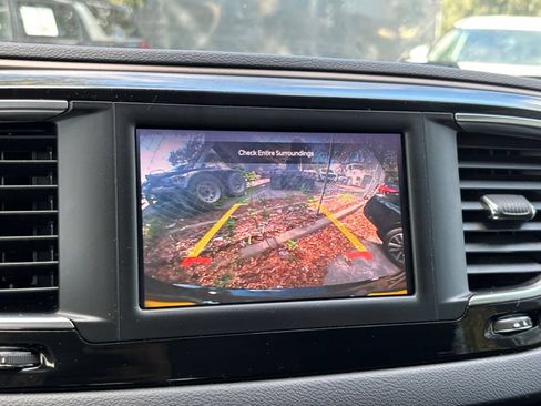 Used 2024 Chrysler Voyager LX FWD image 25