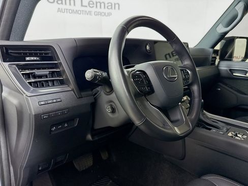 Used 2024 Lexus GX 550 AWD/4WD image 9