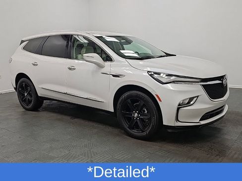 Used 2023 Buick Enclave Essence w/ Sport Touring Edition FWD image 2