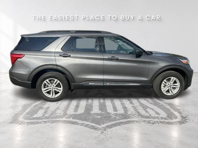 Used 2023 Ford Explorer XLT AWD/4WD image 11
