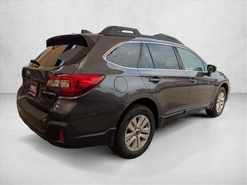 Used 2019 Subaru Outback 2.5i Premium AWD/4WD image 5