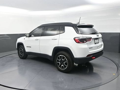 Used 2026 Jeep Compass Trailhawk AWD/4WD image 7