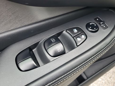 Used 2020 Nissan Murano SV image 28