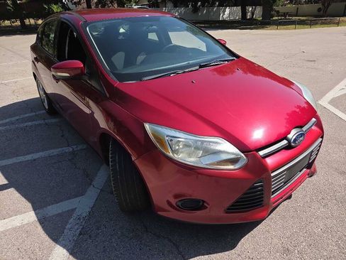 Used 2013 Ford Focus SE w/ SE Winter Pkg FWD image 8