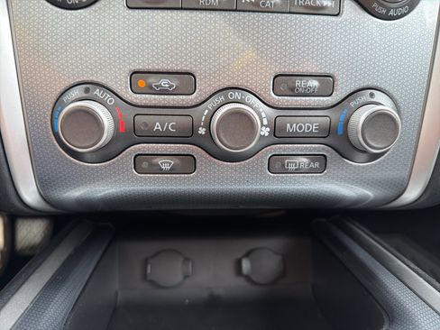 Used 2017 Nissan Pathfinder SL image 42