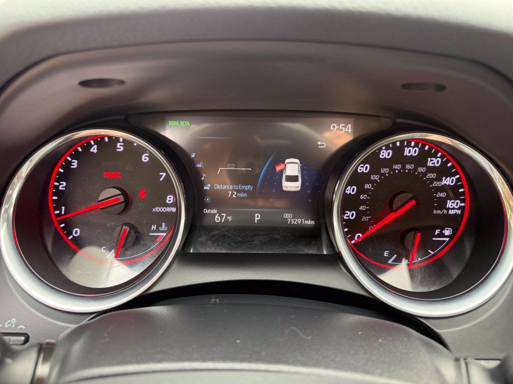 Used 2019 Toyota Camry XSE FWD image 31