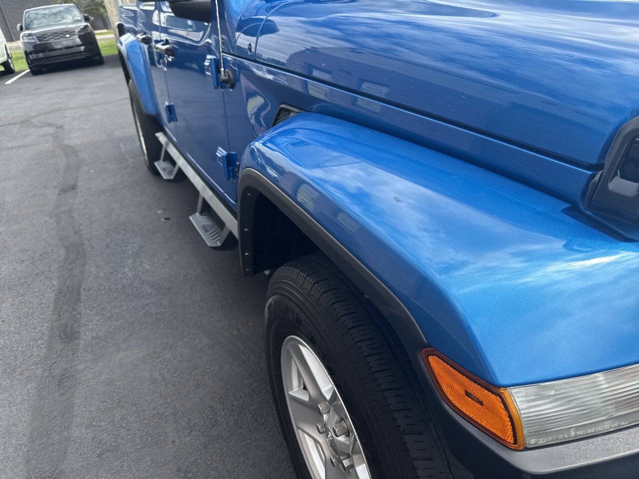 Used 2022 Jeep Gladiator Sport AWD/4WD image 11