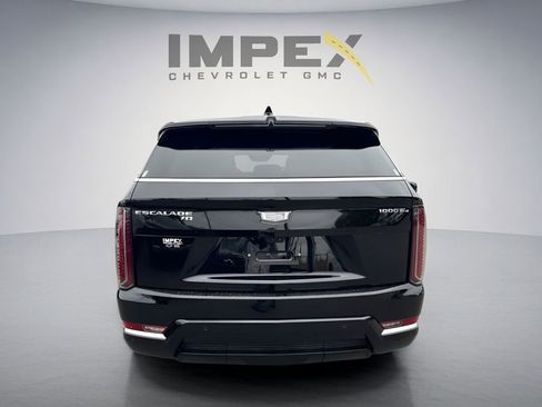 Used 2025 Cadillac Escalade IQ Luxury 2 w/ LPO, Premium Carpet Package AWD/4WD image 4