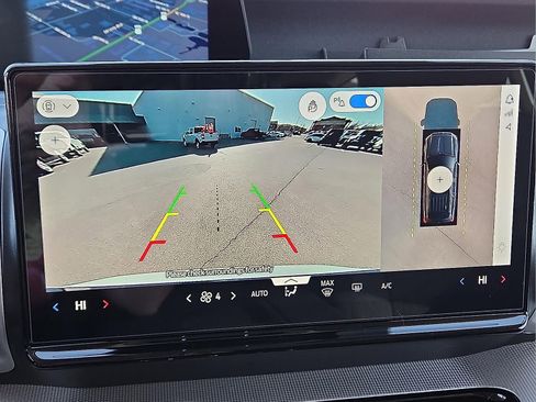 New 2026 Ford Expedition Active image 18