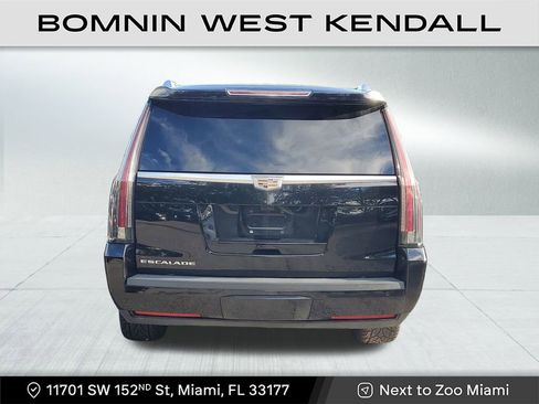 Used 2019 Cadillac Escalade ESV Premium Luxury image 5