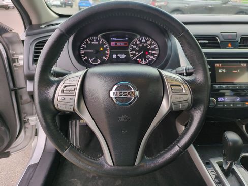 Used 2014 Nissan Altima 2.5 SV image 18