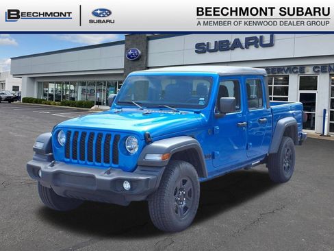 Used 2022 Jeep Gladiator Sport w/ Trailer Tow Package image 2