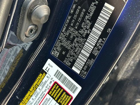 Used 2020 Toyota Highlander L image 27