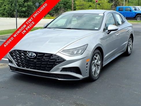 Used 2023 Hyundai Sonata SEL w/ Winter Weather Package FWD image 2