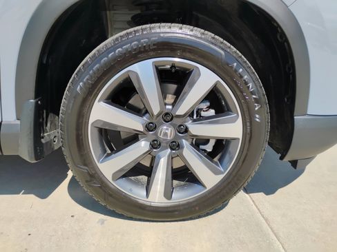 Certified 2025 Honda Pilot Touring image 25