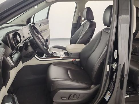 Used 2024 Kia Carnival LX FWD image 14