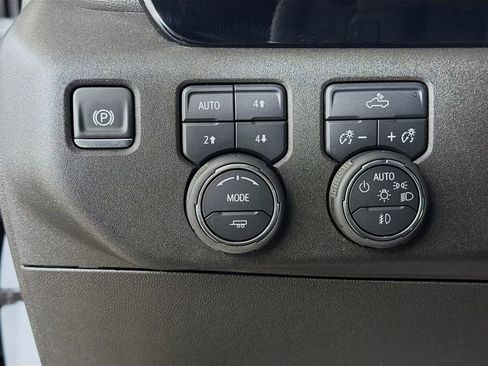 Used 2025 Chevrolet Silverado 1500 RST AWD/4WD image 11