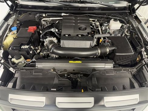 Used 2025 Nissan Frontier PRO-4X image 43