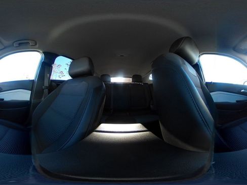 Used 2025 Chevrolet Trax LT image 42