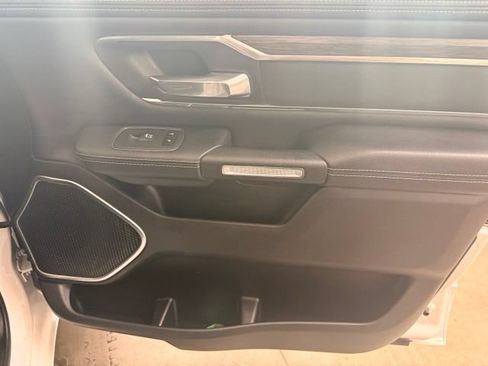 Used 2019 RAM 1500 Laramie AWD/4WD image 27