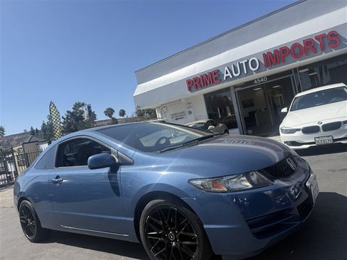 Used 2011 Honda Civic LX image 2