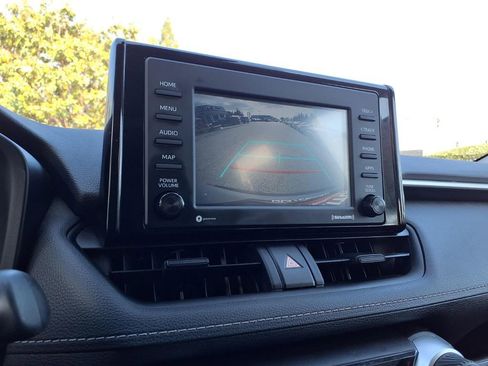 Used 2022 Toyota RAV4 XLE w/ Convenience Package AWD/4WD image 17