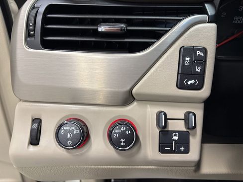 Used 2015 GMC Yukon Denali image 27