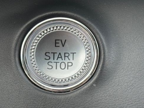 Used 2023 Genesis Electrified GV70 w/ Prestige Package image 38