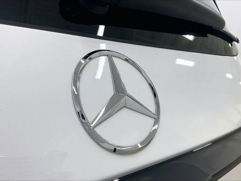 Used 2023 Mercedes-Benz GLC 300 4MATIC image 30