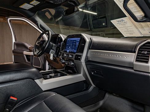 Used 2022 Ford F250 Lariat w/ FX4 Off-Road Package image 15