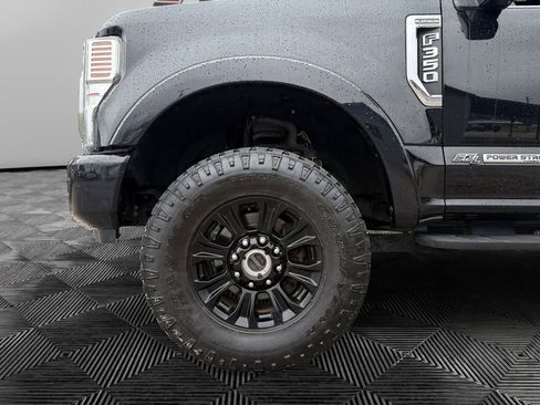 Certified 2022 Ford F350 Platinum w/ Tremor Off-Road Package image 14