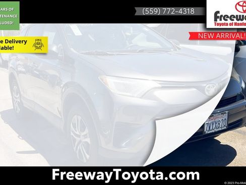 Used 2017 Toyota RAV4 LE FWD image 1