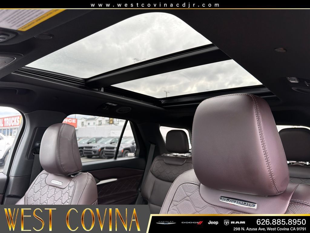 Used 2025 Ford Explorer Platinum w/ LUX Leather Package AWD/4WD image 17