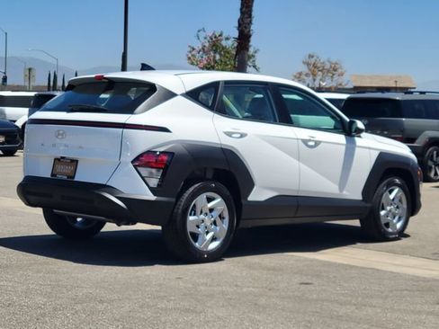 New 2027 Hyundai Kona SE FWD image 4