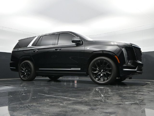 Used 2025 Cadillac Escalade Premium Luxury w/ Touring Package AWD/4WD image 44
