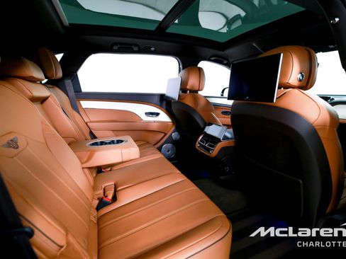 Used 2023 Bentley Bentayga Extended Wheelbase image 27