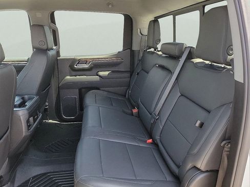 Used 2025 Chevrolet Silverado 1500 LT Trail Boss w/ Convenience Package II AWD/4WD image 13